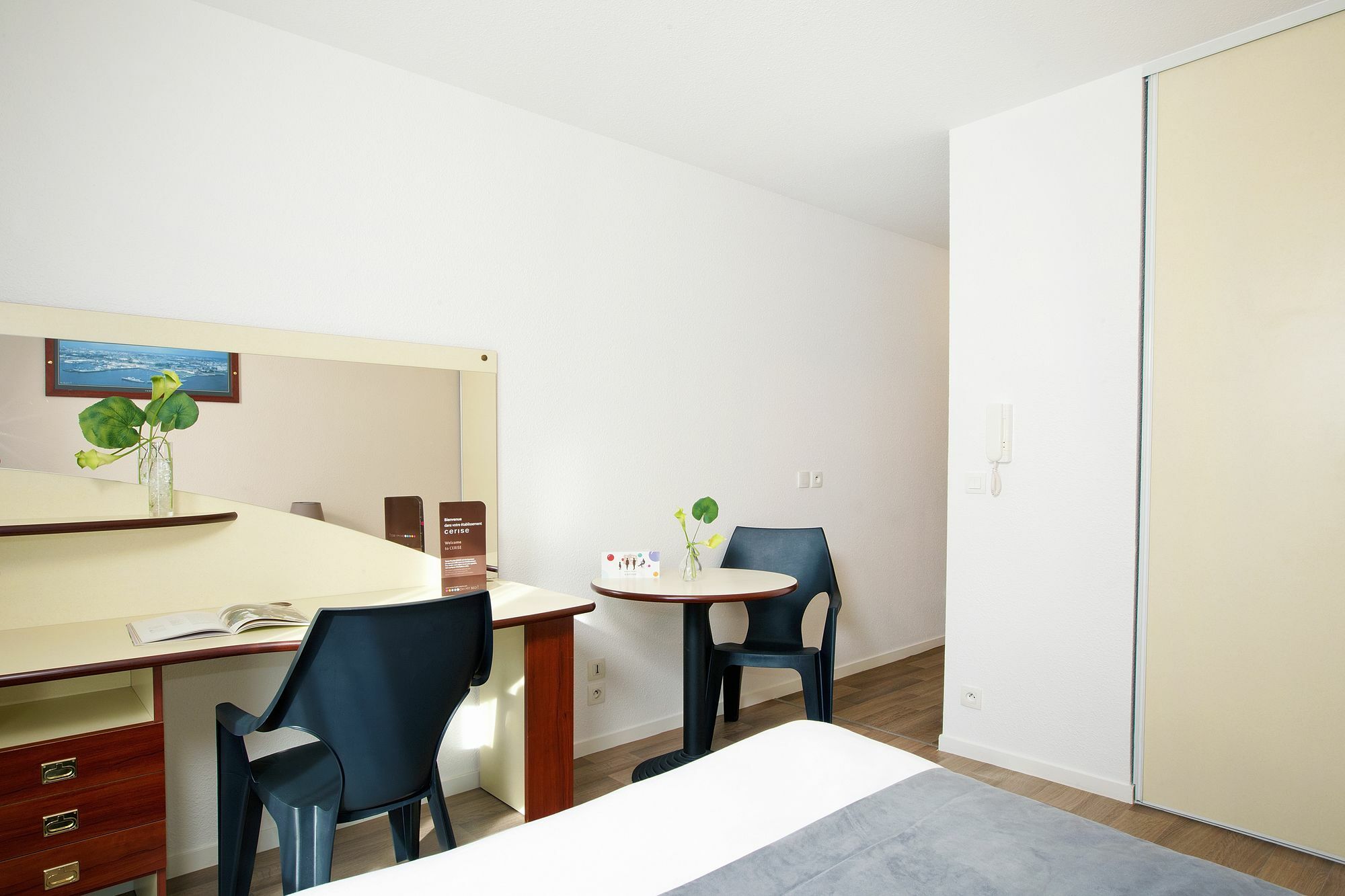 Cerise Lannion Aparthotel Exterior photo